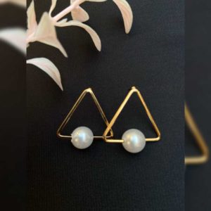 Geometric ear studs made with golden stainless steel